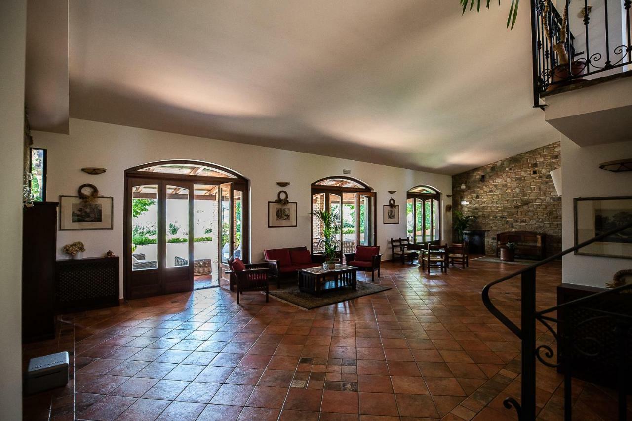 La Masseria Lolivia 세니스 외부 사진