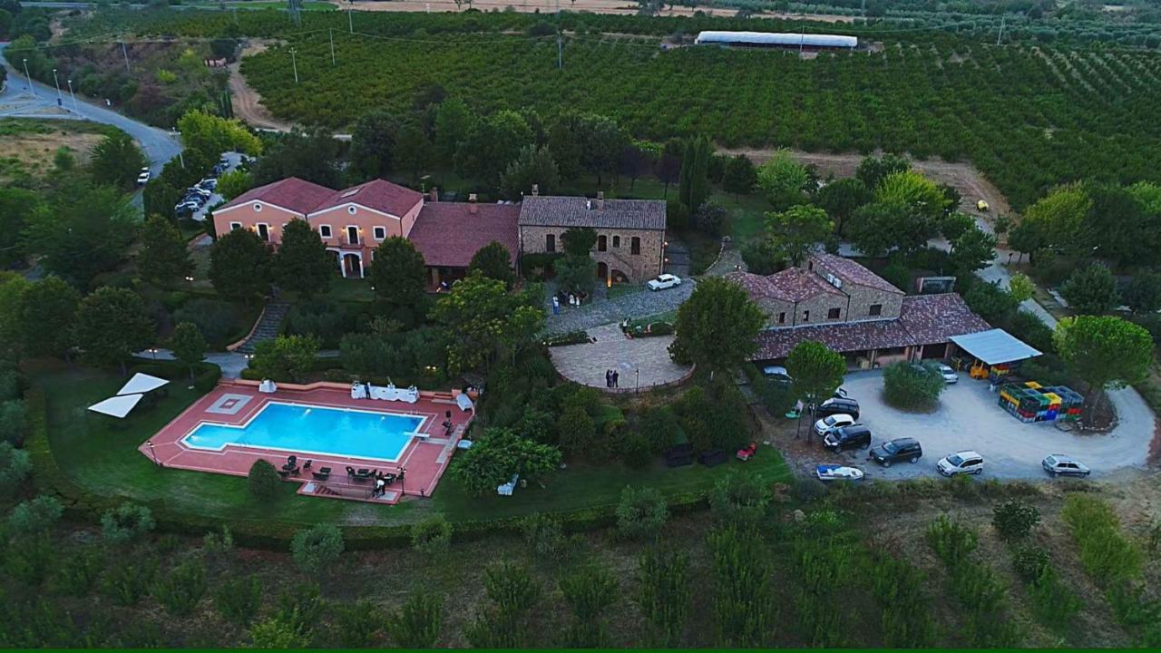 La Masseria Lolivia 세니스 외부 사진